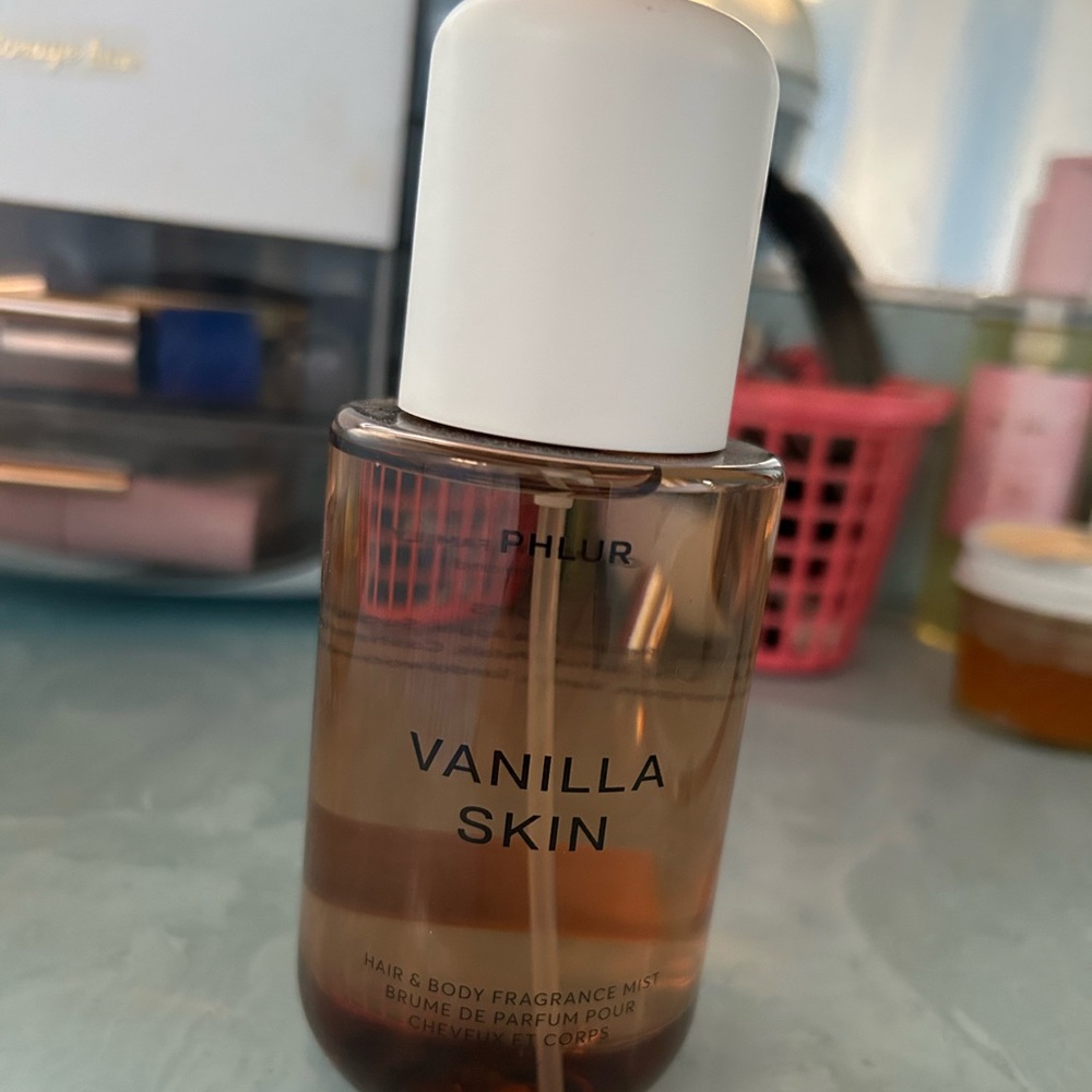 Phlur vanilla skin 8 ounce size